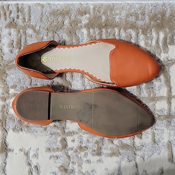 Shoes - Picture 2 of 4